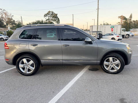 2014 Volkswagen Touareg V6 Sport