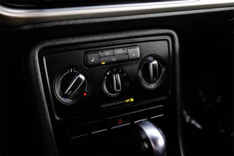 2016 Volkswagen Beetle 1.8T SE