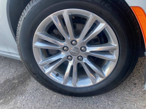 2019 Chrysler 300 Touring L