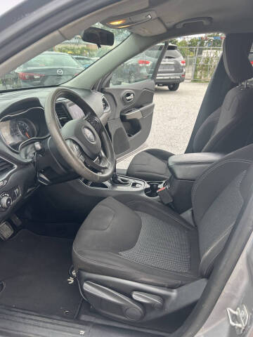 2019 Jeep Cherokee Latitude