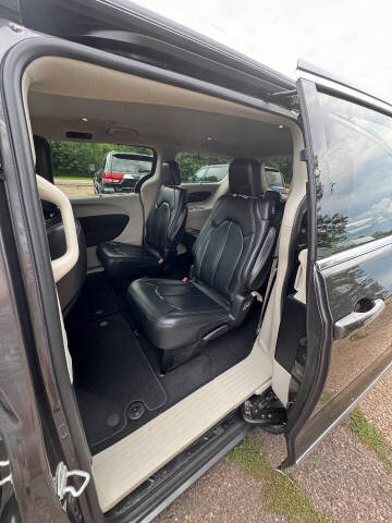 2017 Chrysler Pacifica Touring-L