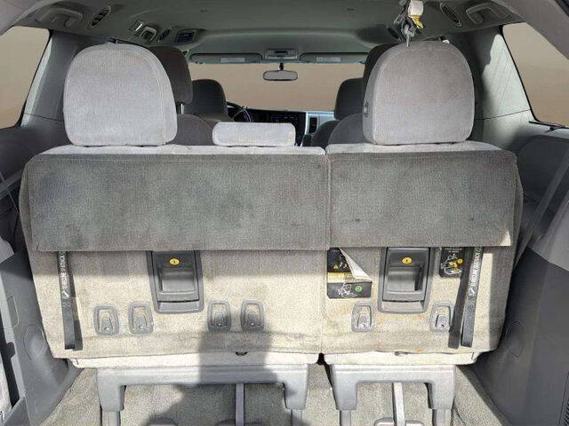 2016 Toyota Sienna LE 8-Passenger