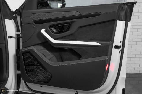 2025 Lamborghini Urus SE