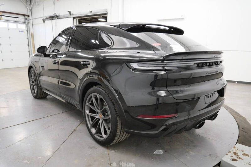 2025 Porsche Cayenne GTS Coupe