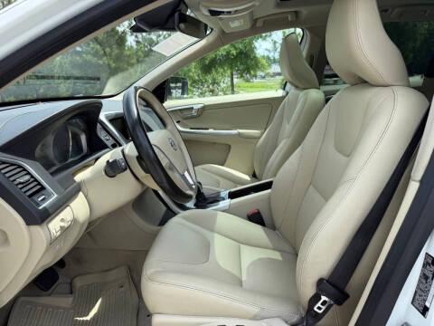 2016 Volvo XC60 T5 Drive-E Premier