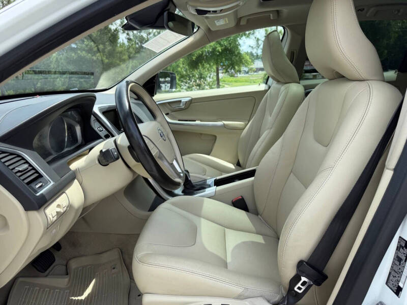 2016 Volvo XC60 T5 Drive-E Premier