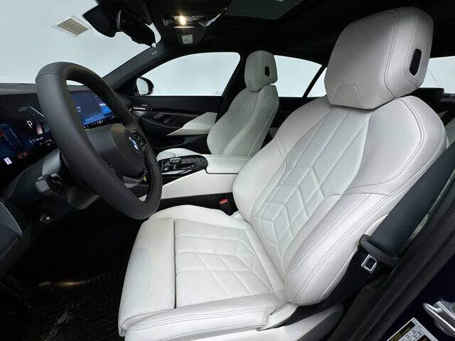 2025 BMW 5 Series 530i xDrive