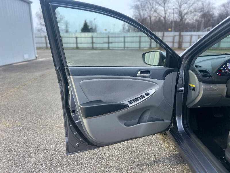 2016 Hyundai Accent SE