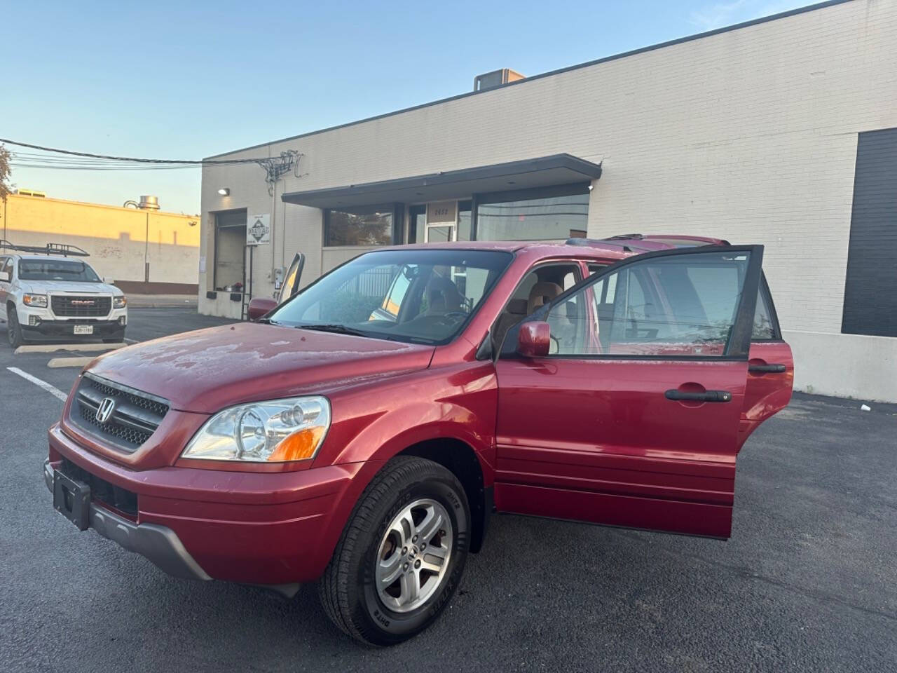 2005 Honda Pilot for sale at Sarenco Auto Inc in Dallas, TX