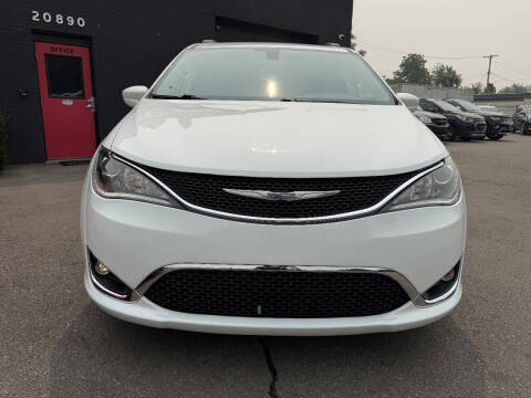 2017 Chrysler Pacifica Touring Plus