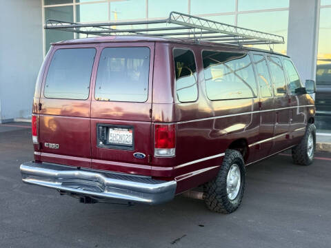 2004 Ford E-Series E-350 SD XLT
