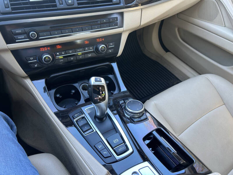 2015 BMW 5 Series 528i xDrive