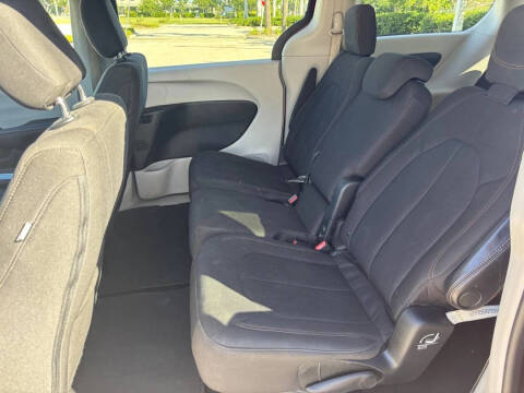 2017 Chrysler Pacifica Touring