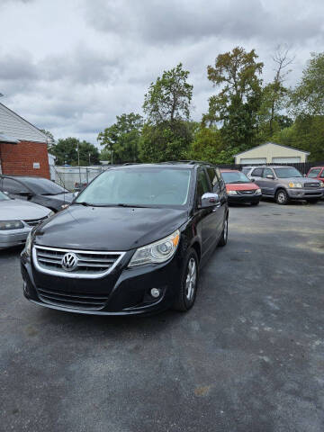 2010 Volkswagen Routan for sale at CLEAN CUT AUTOS in New Castle DE