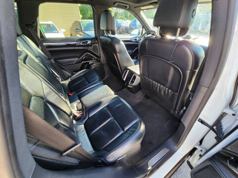 2014 Porsche Cayenne Platinum