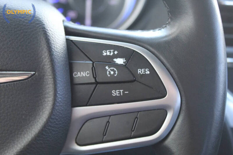 2017 Chrysler 300 Limited