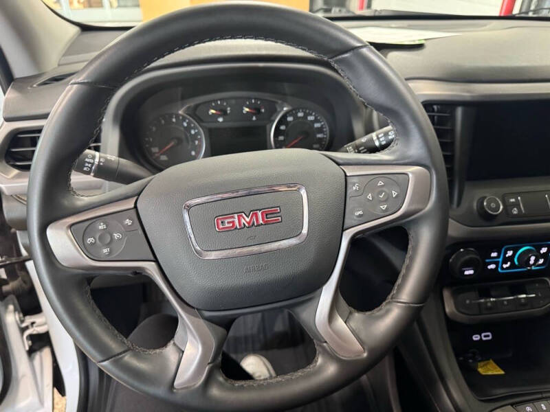 2023 GMC Acadia AT4