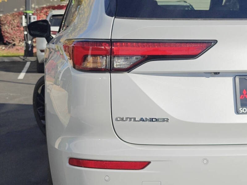 2025 Mitsubishi Outlander PHEV SEL Black Edition