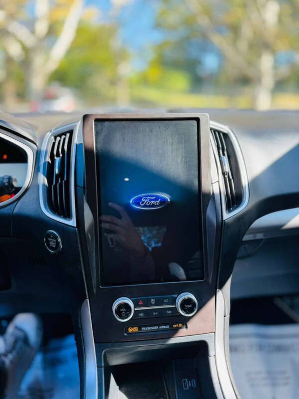 2021 Ford Edge SE