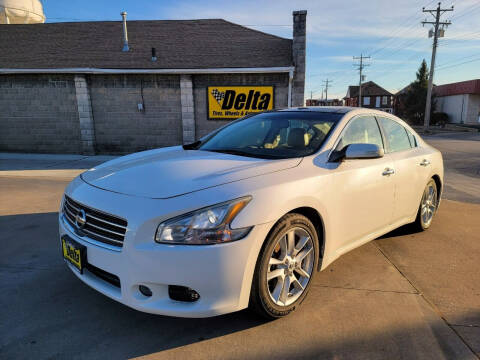 2009 Nissan Maxima for sale at DELTA TIRE CUSTOM AUTO SALES in Quincy IL