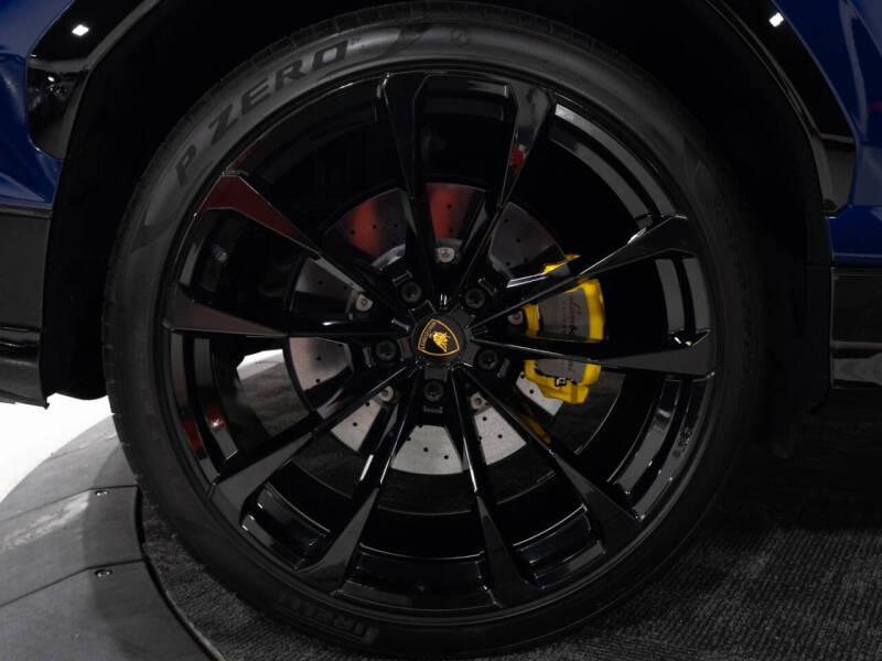 2023 Lamborghini Urus S
