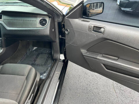 2014 Ford Mustang V6