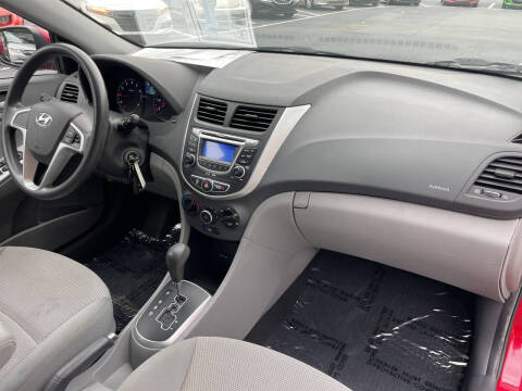 2013 Hyundai Accent GS