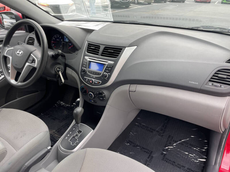 2013 Hyundai Accent GS
