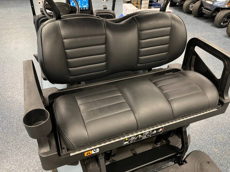 2026 E-Z-GO RXV 4 ST