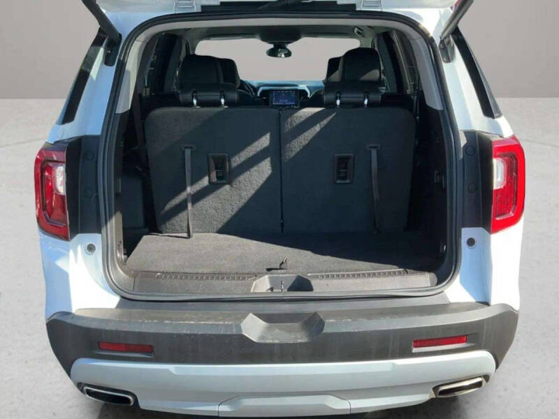 2023 GMC Acadia SLT