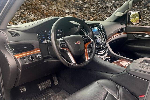 2017 Cadillac Escalade Standard