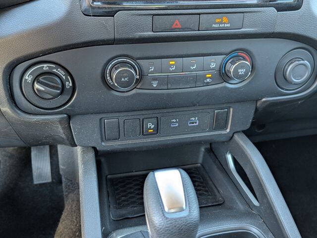 2022 Nissan Frontier SV