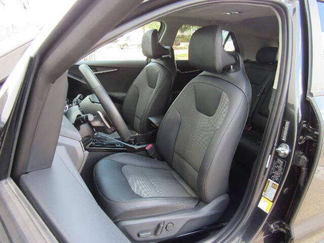 2023 Kia Niro EX Touring