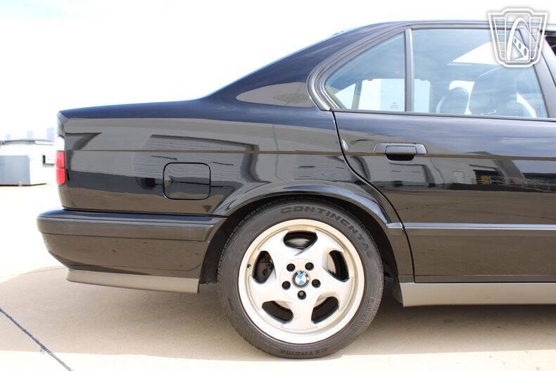 1991 BMW M5