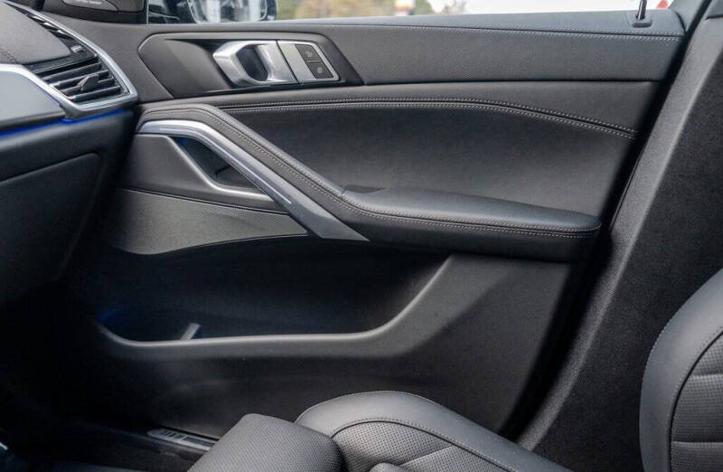 2023 BMW X6 xDrive40i