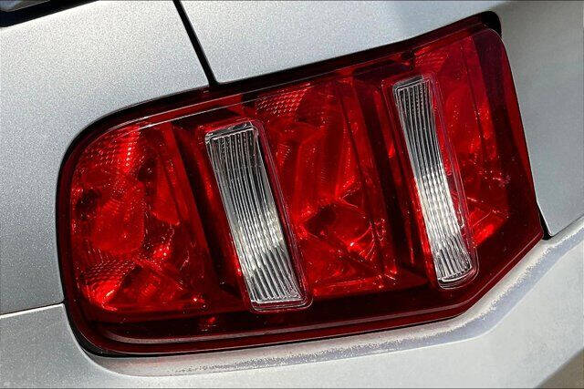 2010 Ford Mustang V6