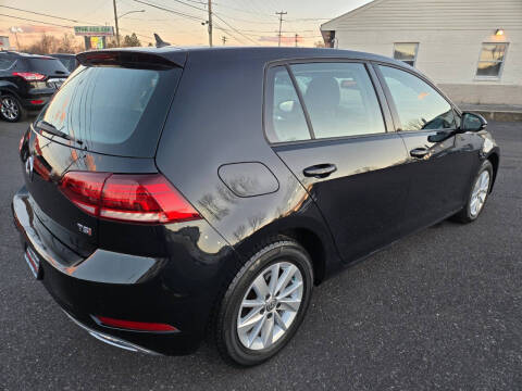 2018 Volkswagen Golf TSI S