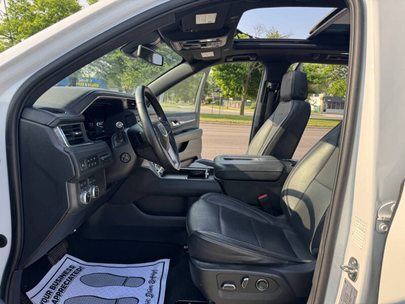 2023 GMC Yukon Denali