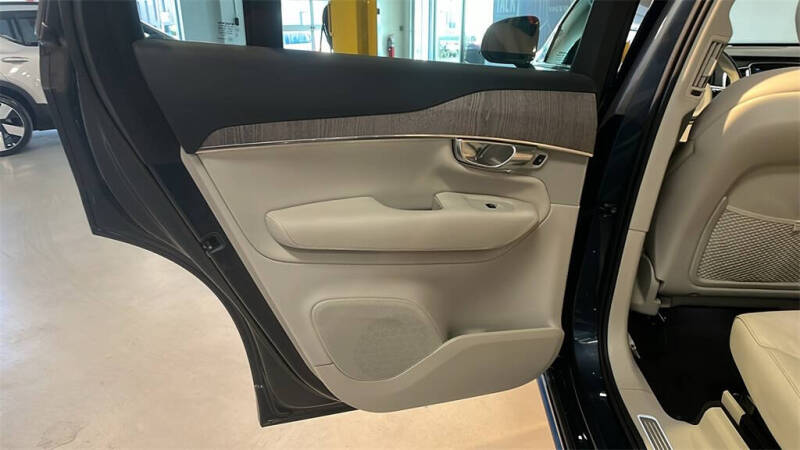 2023 Volvo XC90 B6 Plus Bright Theme 7P