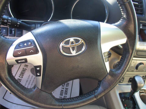 2012 Toyota Highlander SE
