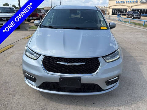 2023 Chrysler Pacifica Touring L