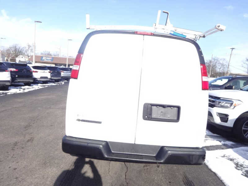 2022 Chevrolet Express 2500