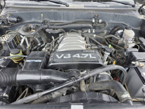 2004 Toyota Sequoia SR5