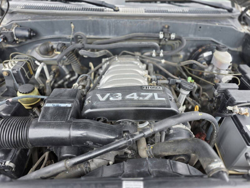 2004 Toyota Sequoia SR5