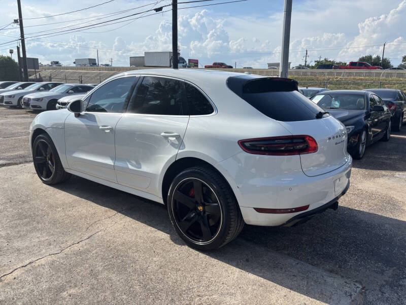2017 Porsche Macan Turbo