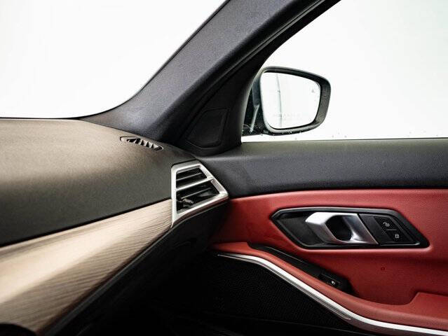 2025 BMW 3 Series 330i xDrive