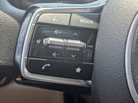 2025 Kia Carnival LX