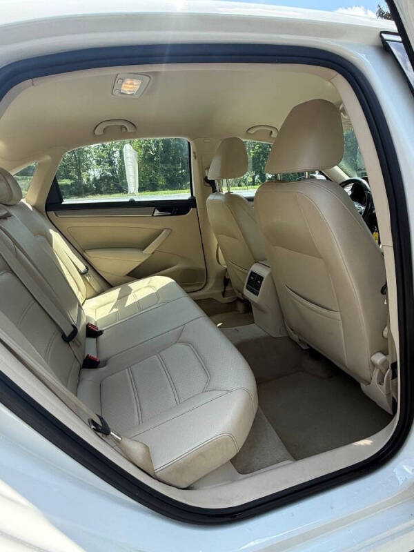 2014 Volkswagen Passat 1.8T SE PZEV