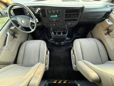 2017 Chevrolet Express 2500