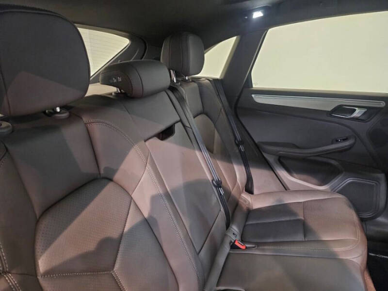 2023 Porsche Macan T